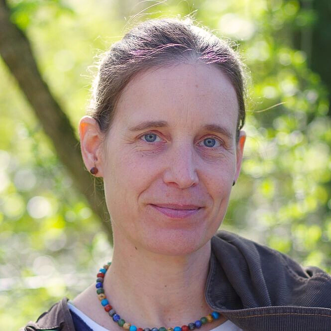 Ich Canva 665x665 px